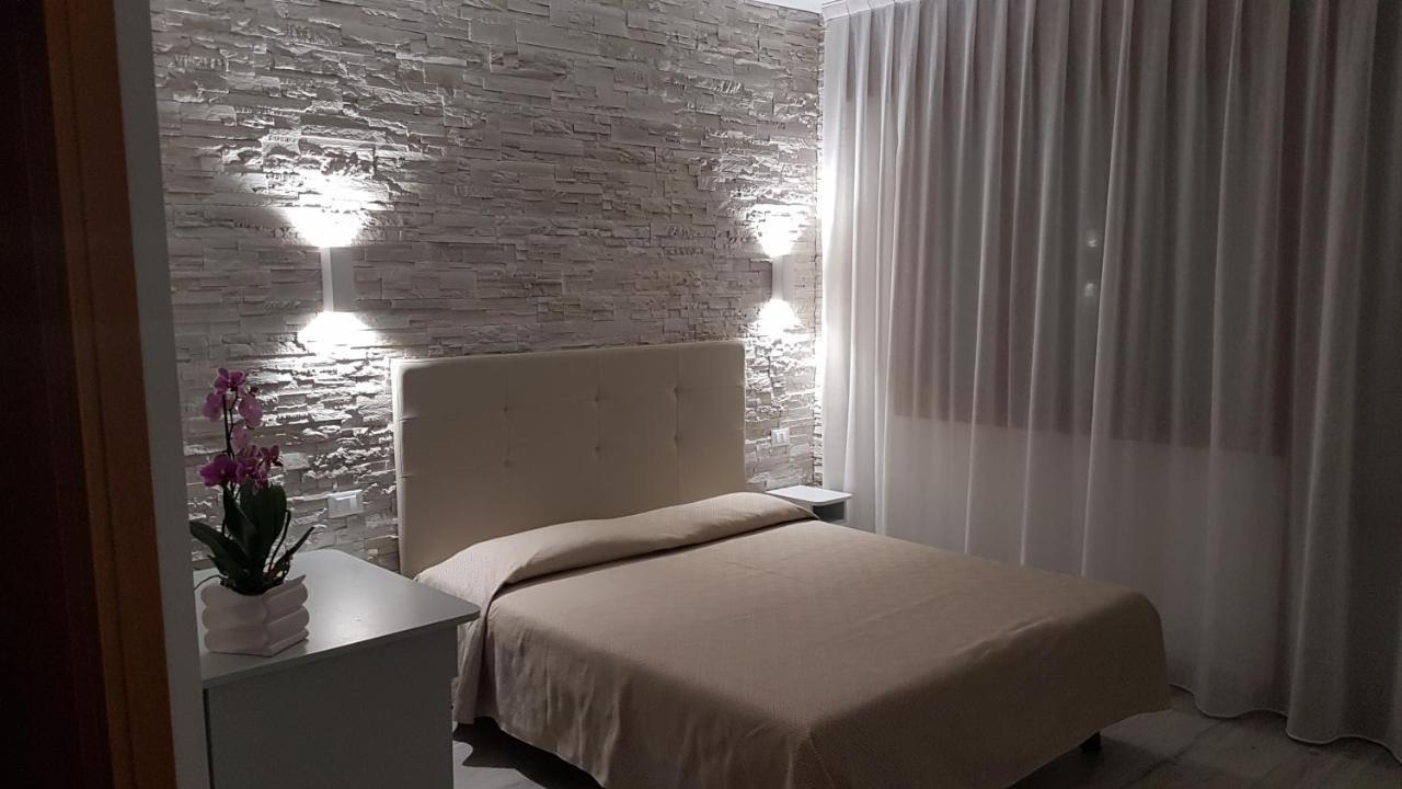 Albergo Paris سوتّومارينا المظهر الخارجي الصورة