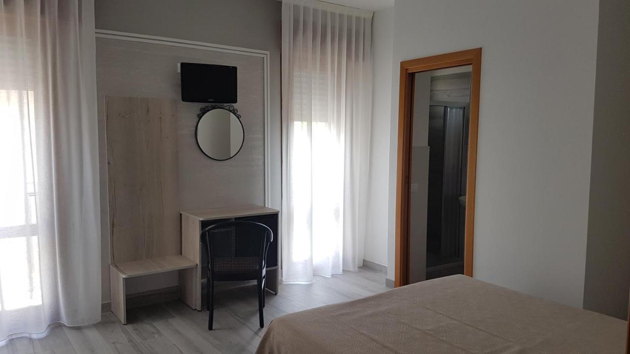 Albergo Paris سوتّومارينا المظهر الخارجي الصورة