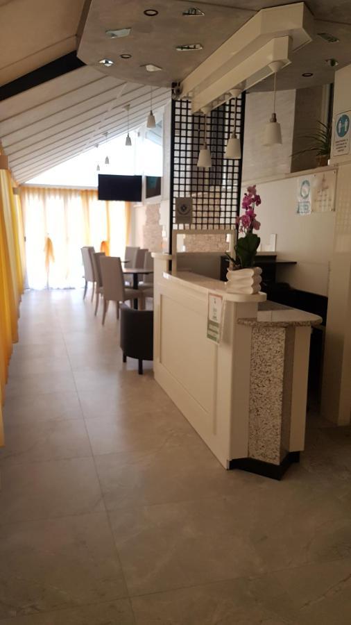 Albergo Paris سوتّومارينا المظهر الخارجي الصورة
