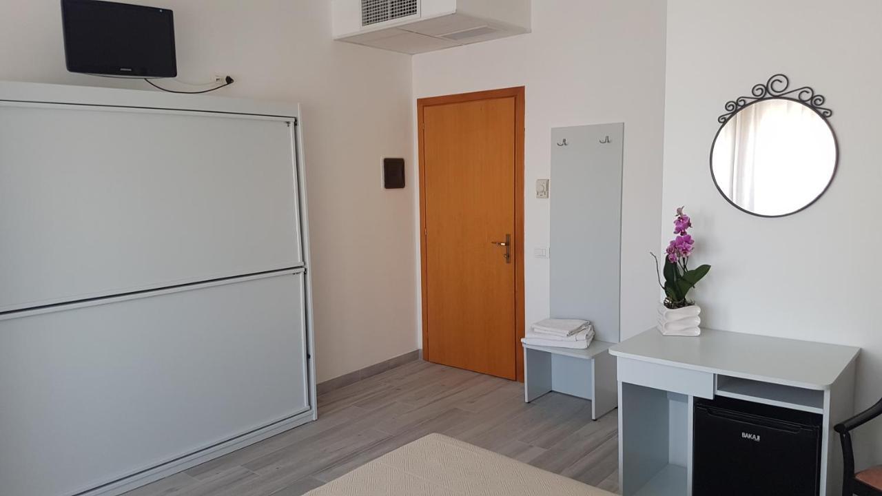Albergo Paris سوتّومارينا المظهر الخارجي الصورة