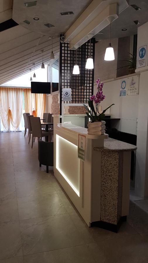 Albergo Paris سوتّومارينا المظهر الخارجي الصورة