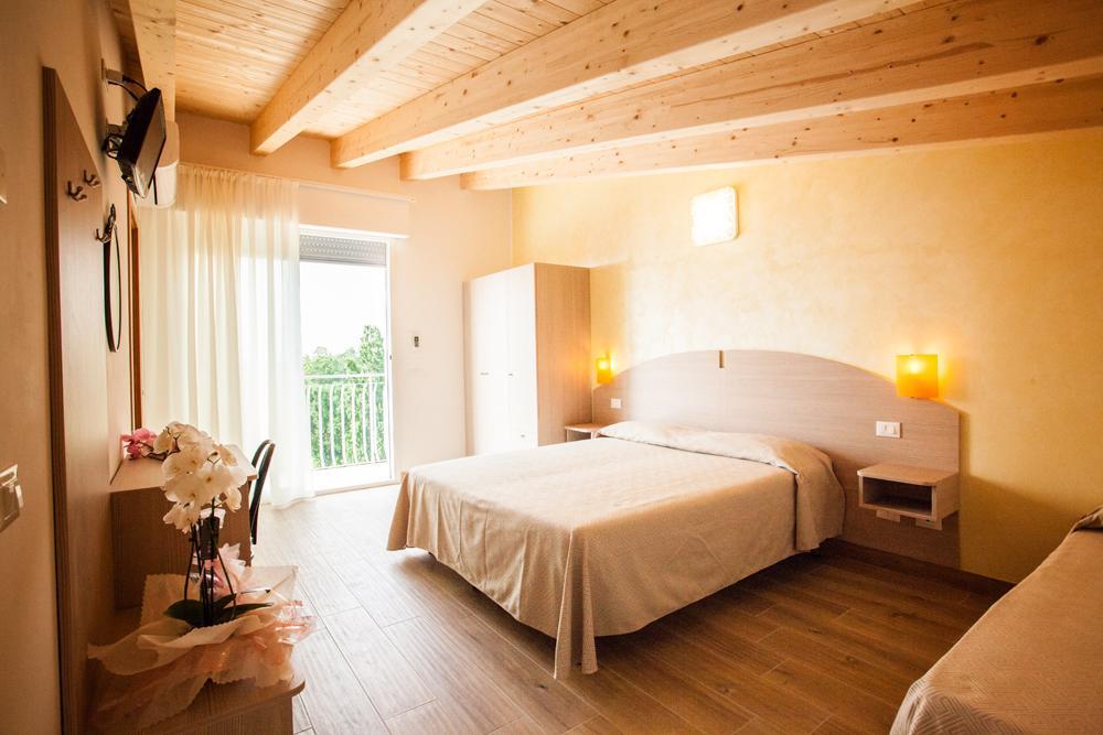 Albergo Paris سوتّومارينا المظهر الخارجي الصورة