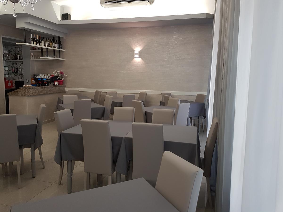 Albergo Paris سوتّومارينا المظهر الخارجي الصورة